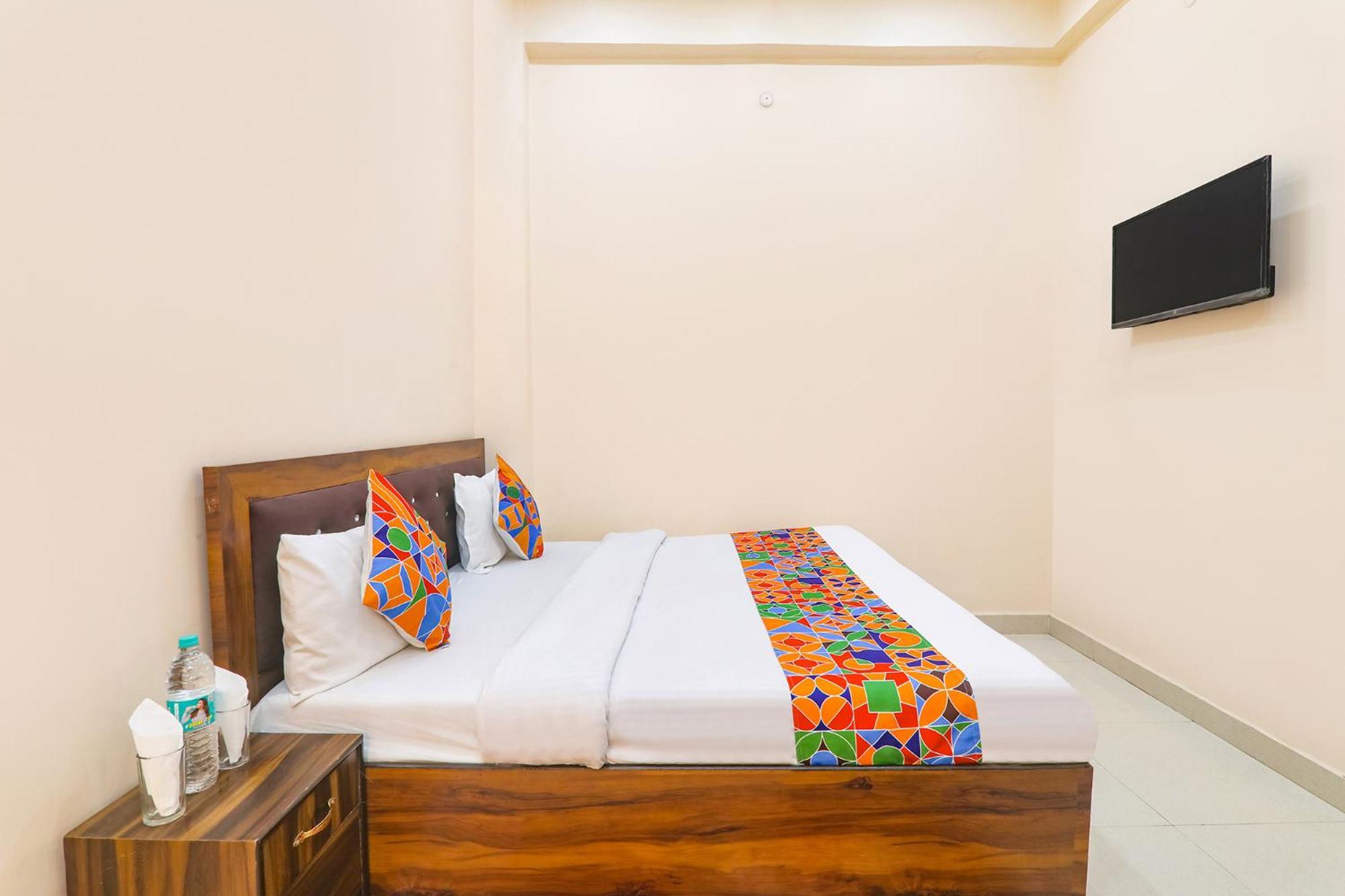 Fabhotel Rk Palace Ayodhya Екстер'єр фото